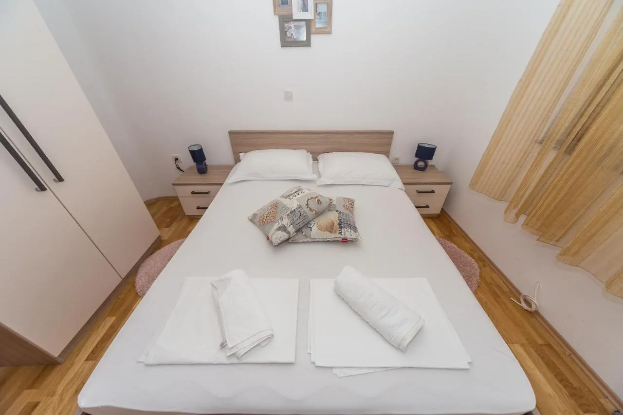 Apartament Jukic Sveti Filip i Jakov Apartment